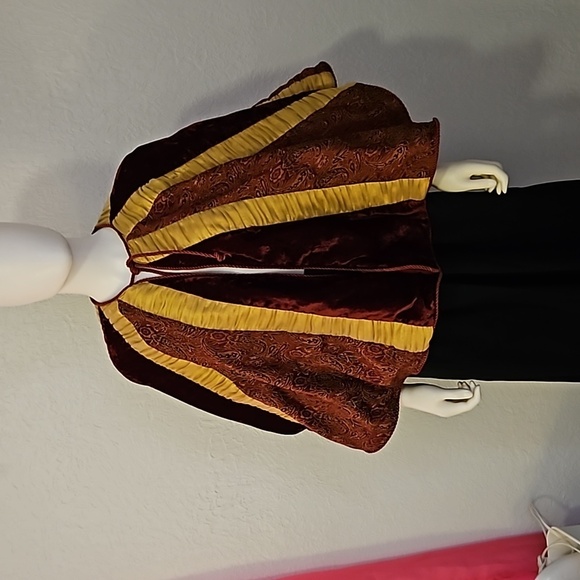Renaissance Old World Velvet Jacquard Regal Castlecore Performance Unisex Cape - Picture 3 of 12